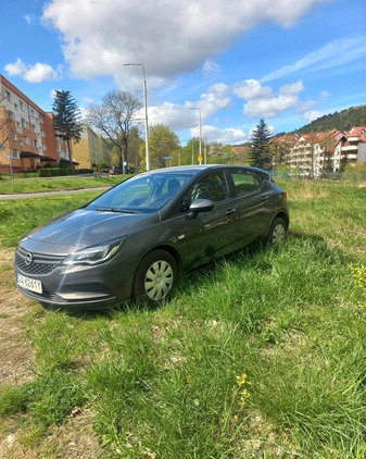 Opel Astra cena 46000 przebieg: 78000, rok produkcji 2016 z Gdynia małe 379